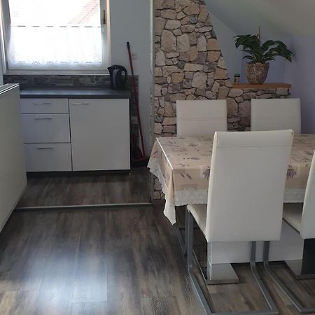 לוצ'ה Apartments Sobe Jurcek מראה חיצוני תמונה