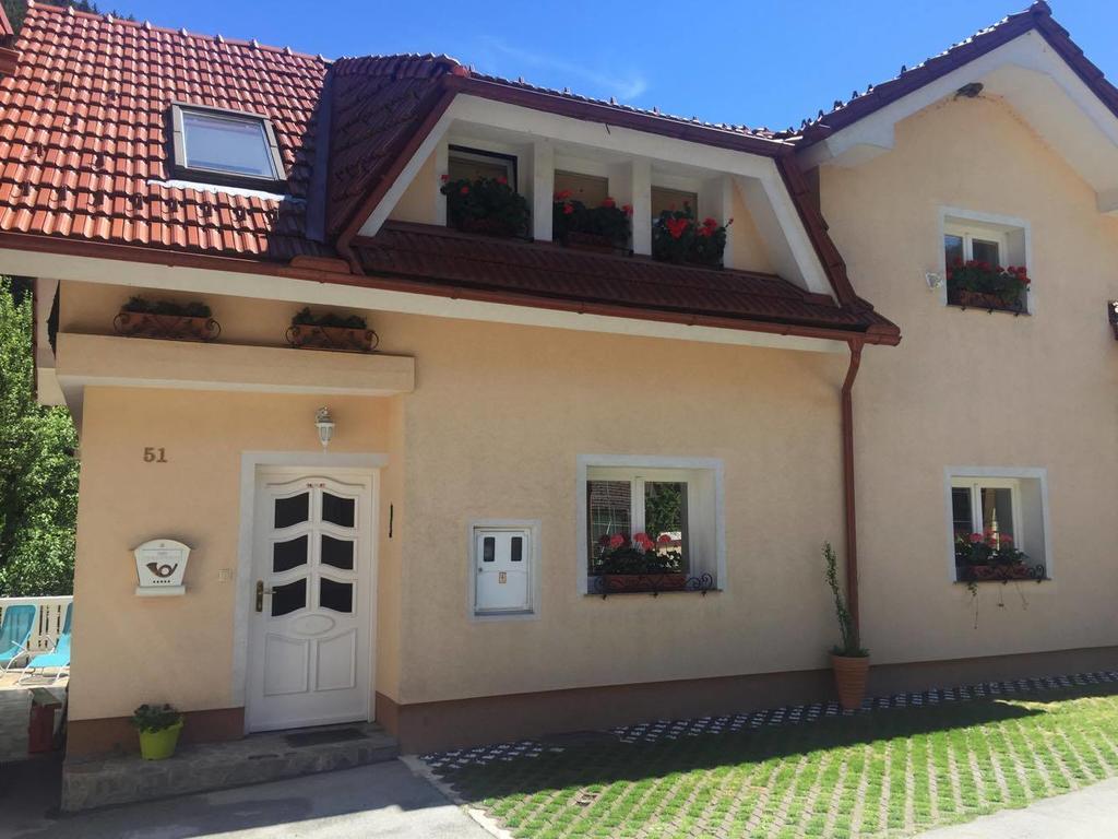 לוצ'ה Apartments Sobe Jurcek מראה חיצוני תמונה