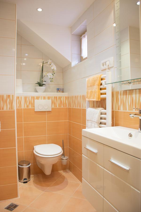 לוצ'ה Apartments Sobe Jurcek מראה חיצוני תמונה